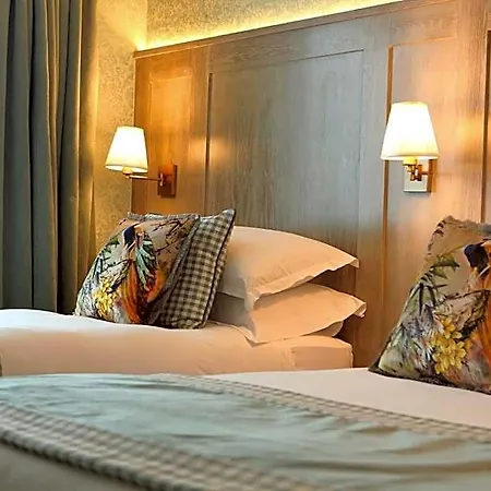 Hotel Avalon House 4*