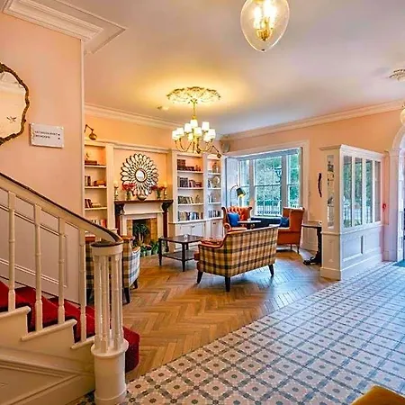 Hotel Avalon House 4*